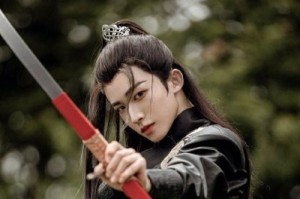 #刘宇古装#刘宇《月鳞绮纪》白衣路透杀疯！银发饰配抹额仙气值拉满