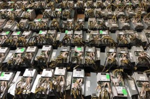 比特币矿机一天挖多少：比特币矿机一天挖多少个